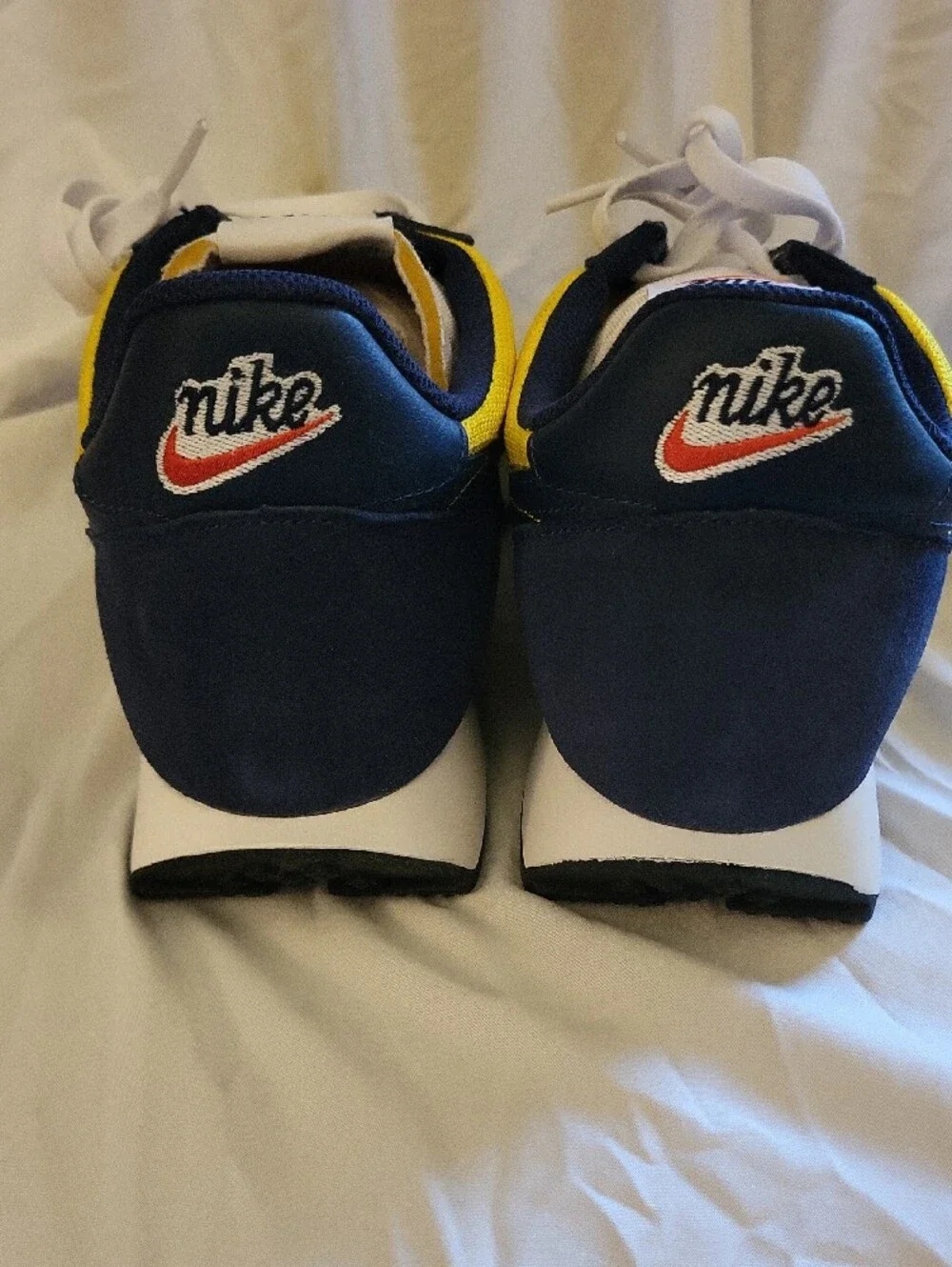 Nike classic lace
